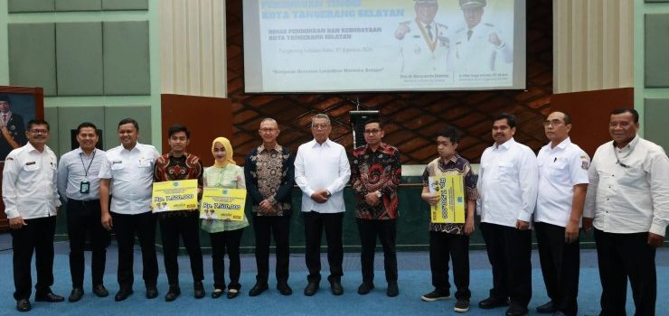 Antisipasi Mahasiswa Terjerat Pinjol, Benyamin: Pemkot Tangerang Selatan Berikan Bantuan Biaya Pendidikan Jenjang Perguruan Tinggi untuk Semester Akhir