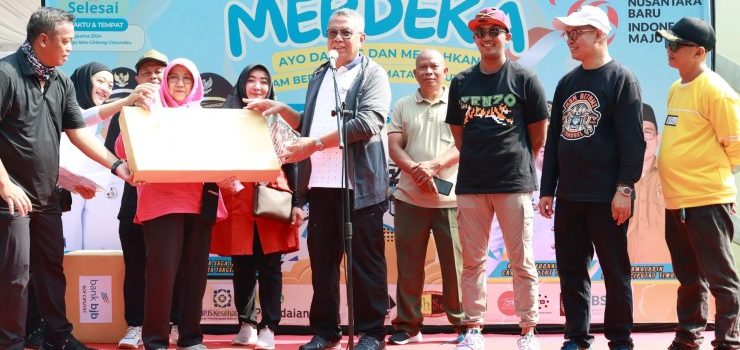 Benyamin Bersama Masyarakat Semarakkan Gebyar Merdeka di Ciputat Timur