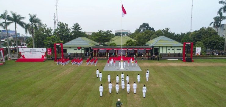Berjalan Khidmat, Pilar Saga Pimpin Upacara Penurunan Bendera HUT ke-79 RI di Tangerang Selatan