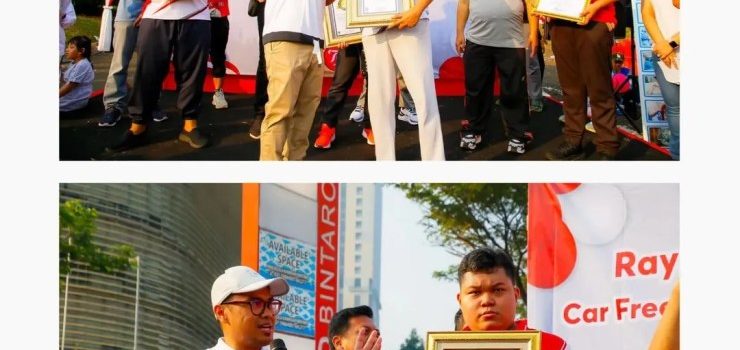 Pecahkan Rekor Dunia, Pilar Saga Serahkan Penghargaan untuk Grup Band ABK IāM Star di CFD Bintaro