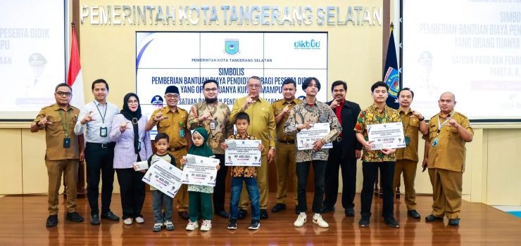 Prioritaskan Siswa Kurang Mampu, Benyamin Serahkan Bantuan Biaya Pendidikan untuk 1.500 Peserta Didik Jenjang PAUD, TK, dan Pelajar Kesetaraan