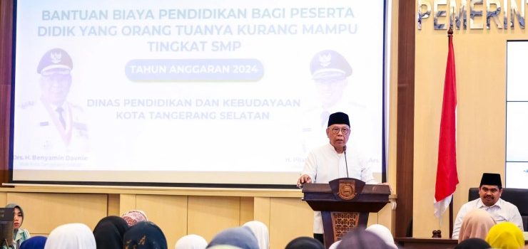Tak Hanya SD, Pemkot Tangerang Selatan Kembali Salurkan Bantuan Pendidikan untuk 564 Siswa SMP Kurang Mampu