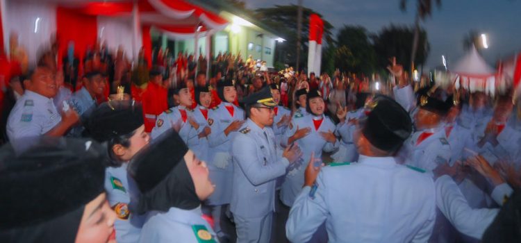 Upacara Penurunan Bendera HUT ke-80 RI di Tangsel Berlangsung Khidmat
